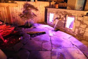 OUtdoor kitchen water feature