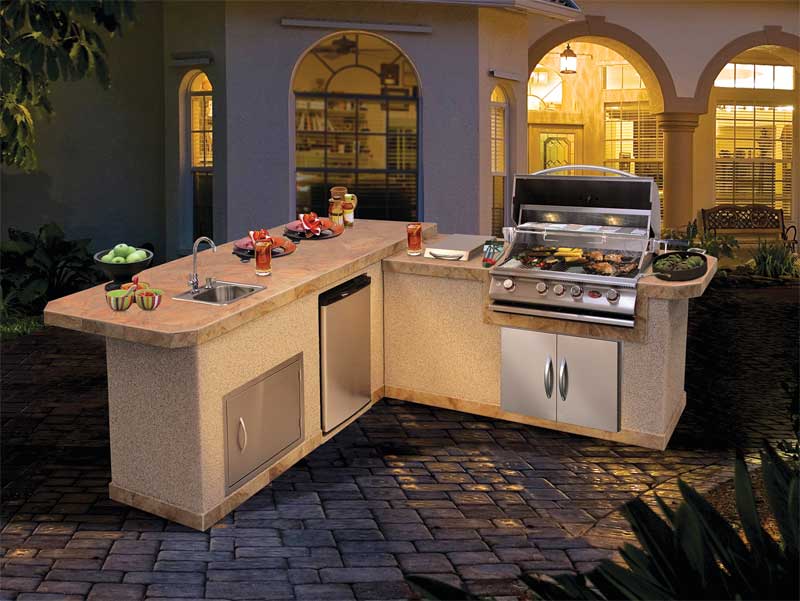 Outdoor kitchens with large counter space helps with food prep