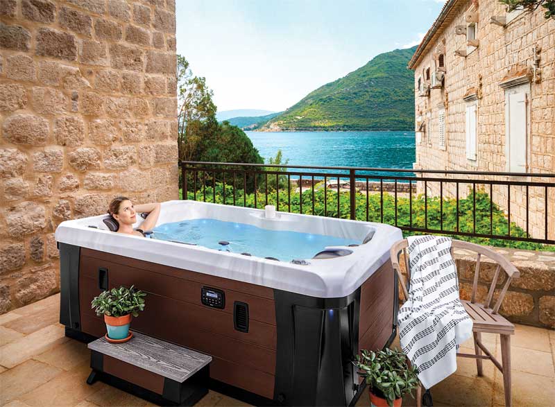 To ensure customers always have safe access to and from their hot tub, retailers should offer steps that are made from durable materials that have a rugged build and quality.