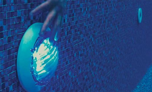 Inductive power transfer technology allows manufacturers to provide a wireless and contactless underwater light fixture, which is relatively safer when compared to conventional lighting options currently on the market.