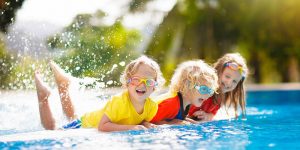 During National Drowning Prevention Week, Allstate Canada and Lifesaving Society Quebec Branch are reminding residents of the importance of paying close attention to youth around the pool.