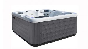 Northern Hot Tubs, based in Meaford, Ont., is focusing its business on the ‘work-from-home’ model. Spas from Northern Hot Tubs come in two-, four-, six-, and eight-person sizes in a silver-marble colour.