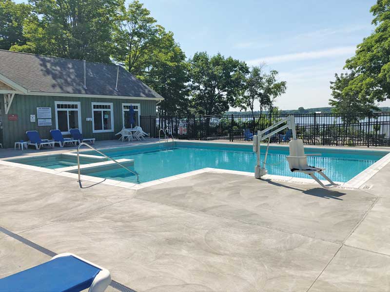 Ensuring the pool was accessible to all was another important consideration in the design. To do this, a pool lift was installed on the deck, right beside the stairs.